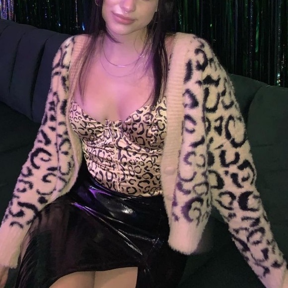 FOR LOVE & LEMONS Frankie Sweater - Picture 10 of 16